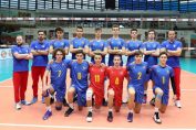 Componenții nationalei Under 18 a Romaniei la poza de grup de dinaintea startului turneului balcanic de calificare la Campionatul European