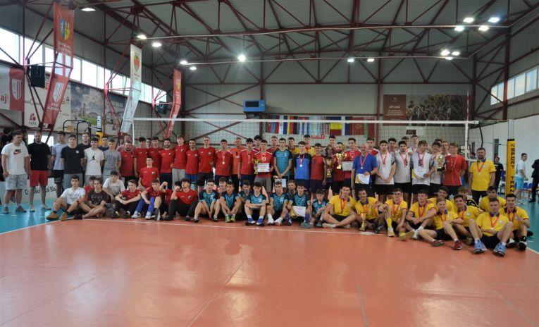 Echipele participante la turneul final al campionatului de volei pentru juniori