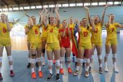 Bucuria fetelor din naționala României după calificarea în semifinalele Campionatului Balcanic U17