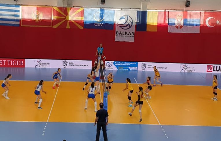 Imagine din meciul Romania - Serbia, din semifinalele Campionatului Balcanic Under 16