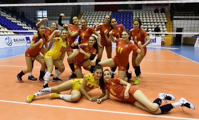Bucuria nationalei U17 a Romaniei după victoria cu Bulgaria, de la turneul balcanic de calificare la Campionatul European