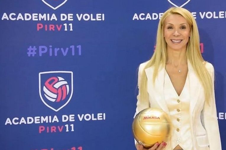 Cristina Pîrv, la inaugurarea Academiei de Volei Pîrv 11, care a avut loc la 11.11.2019