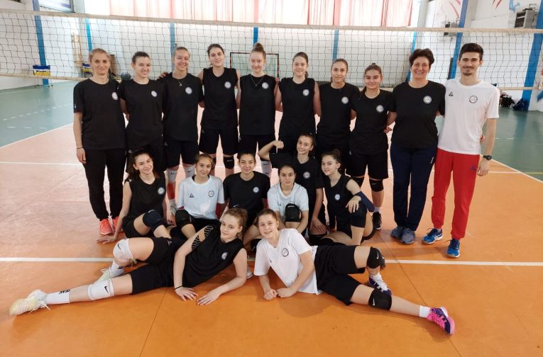 Naționala feminină Under 16 a României s-a antrenat la București