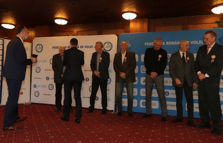 Cei 6 jucători medaliați cu bronz la JO prezenți la Gala Voleiului Românesc au fost premiați