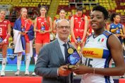 Julia Ituma primind titlul de MVP la Europeanul U19 din 2022